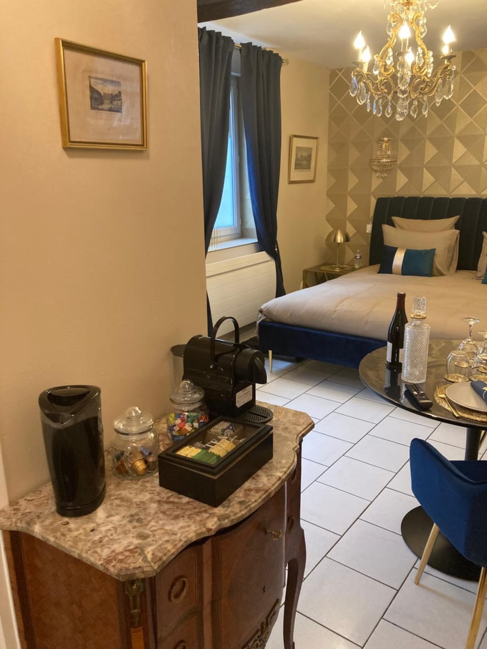 LE TOUT JOLI NID BEAUNOIS, Studio Plein centre parking Apartment in Beaune