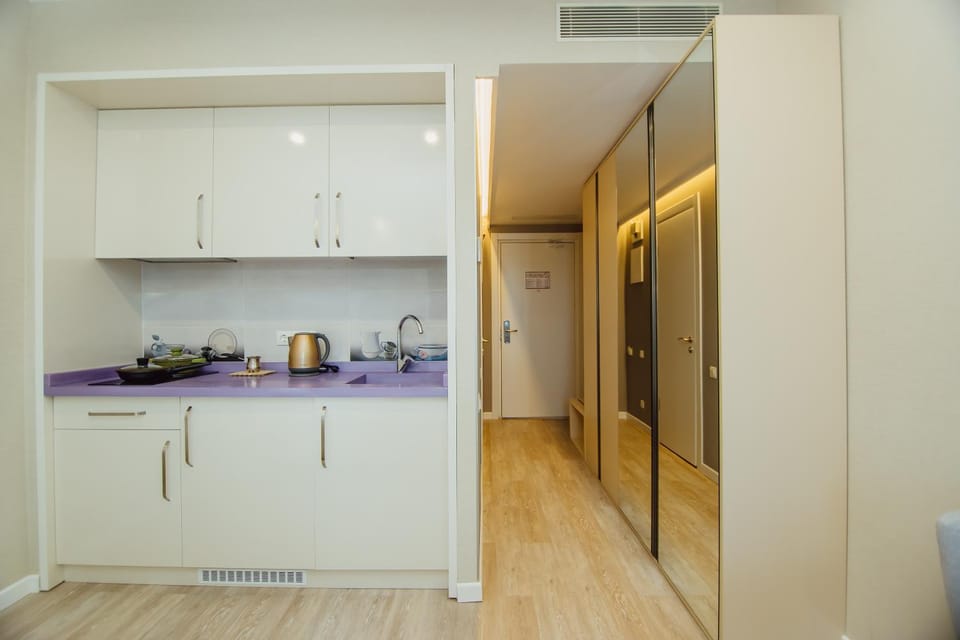 Coffee/tea facilities, Kitchen or kitchenette