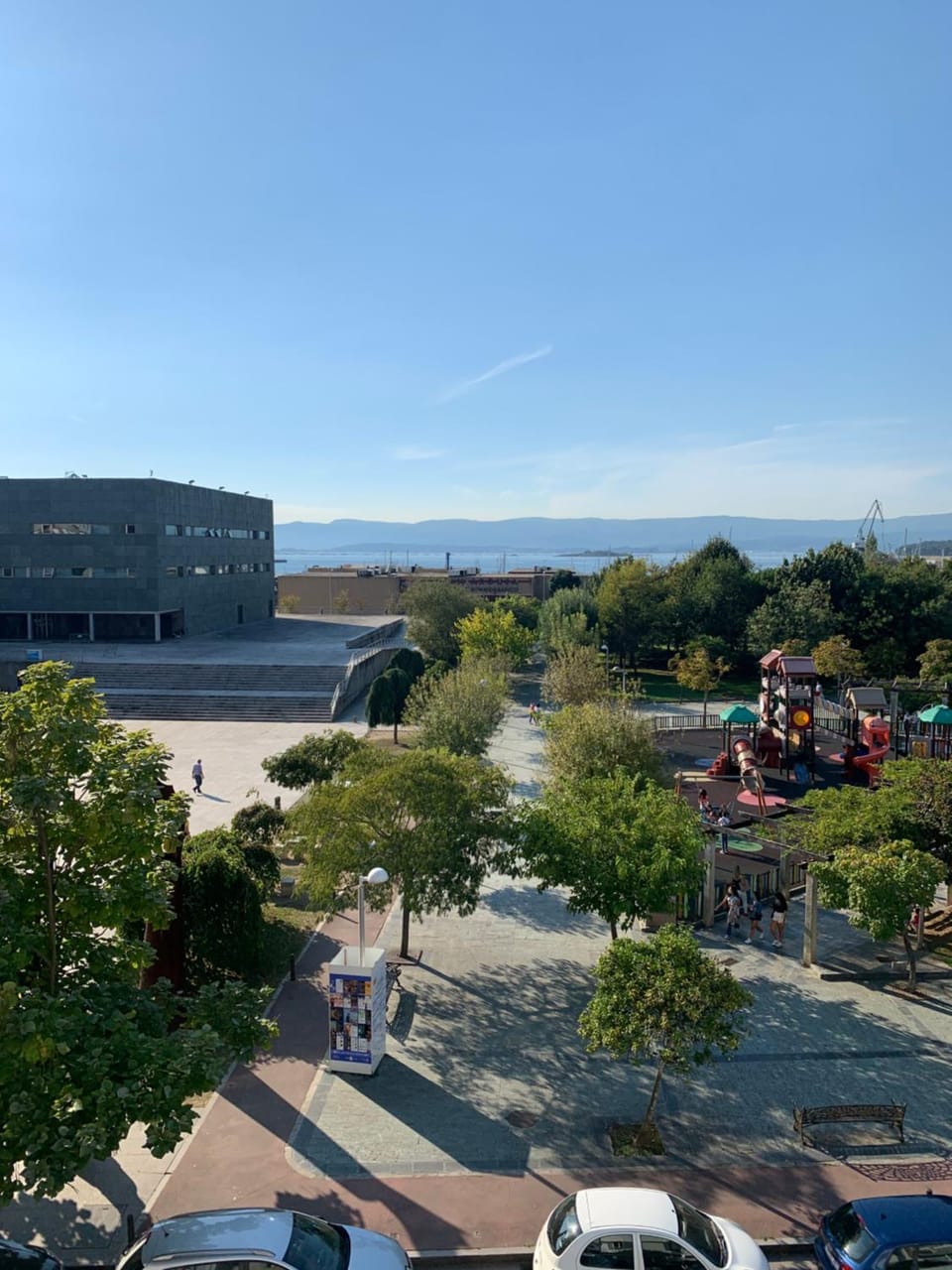 Sea view, Street view