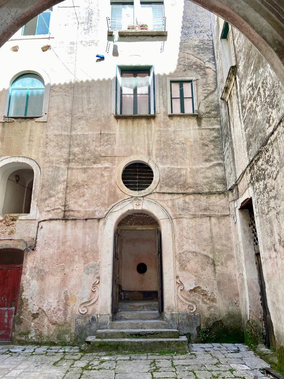 Facade/entrance