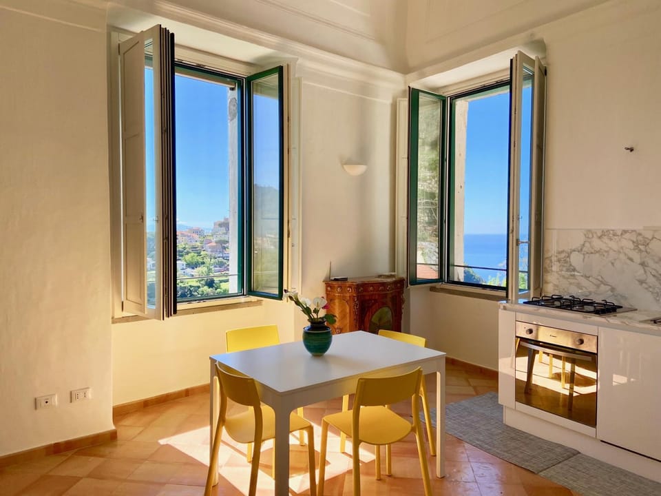 View (from property/room), Kitchen or kitchenette, Living room