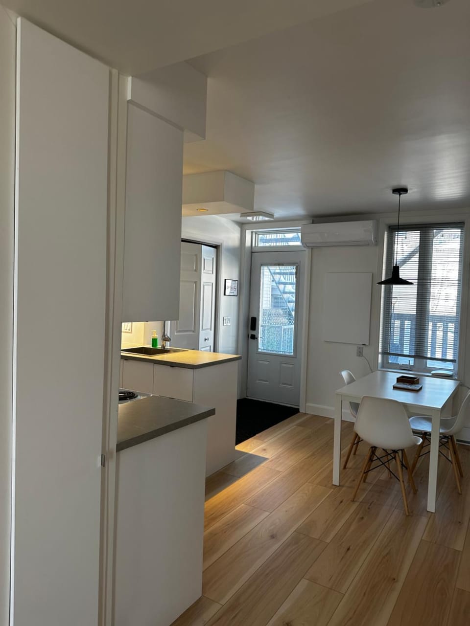 Dining area, kitchen