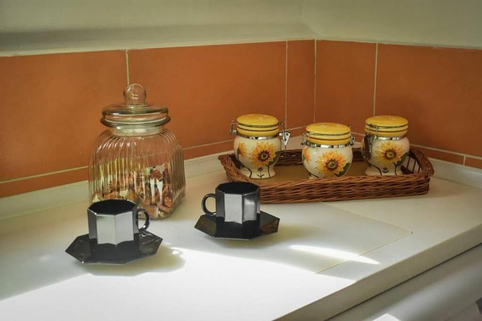 Coffee/tea facilities, kitchen