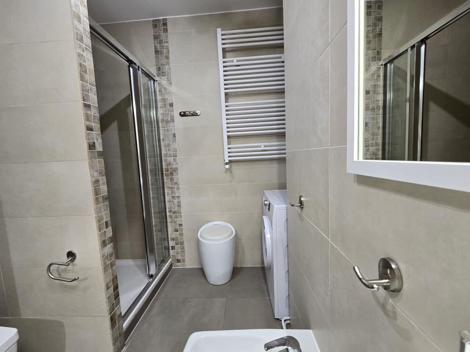 Shower, Toilet, Bathroom, bidet