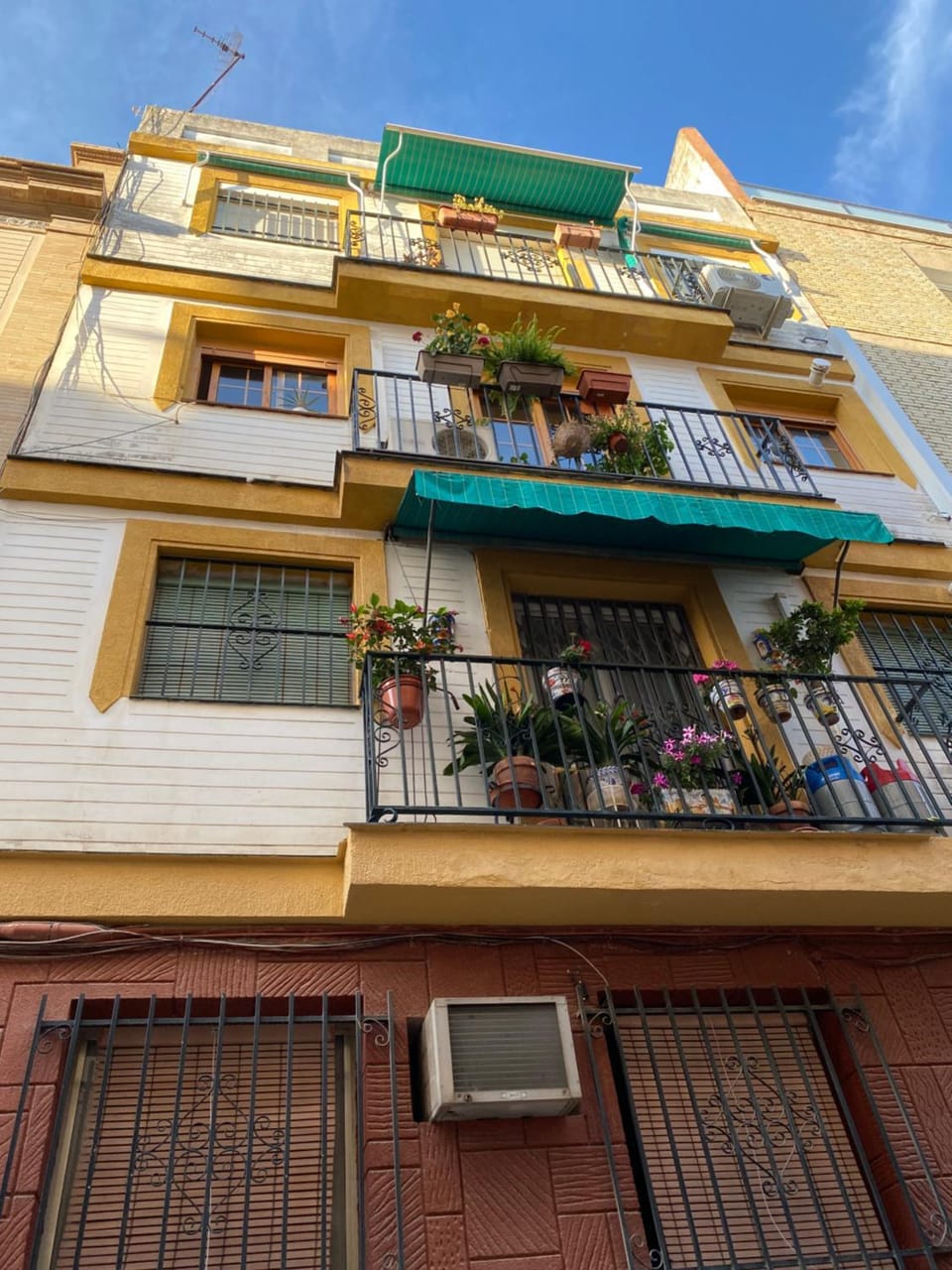 Property building, Facade/entrance