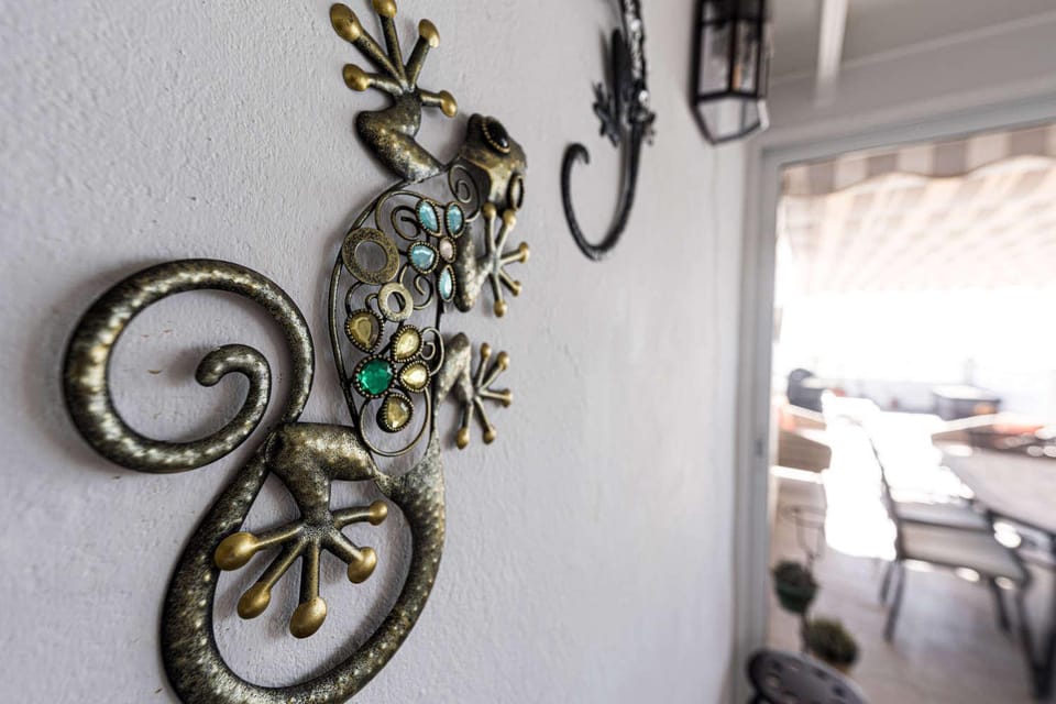 Decorative detail
