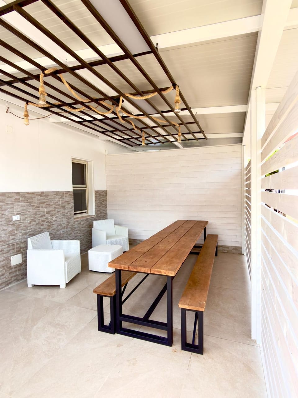 Seating area, Dining area