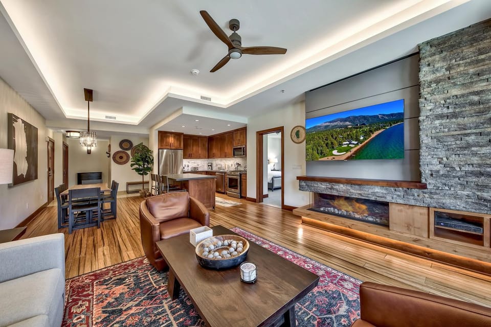 Luxury Three Bedroom Residence steps from Heavenly Village condo Apartment in Stateline