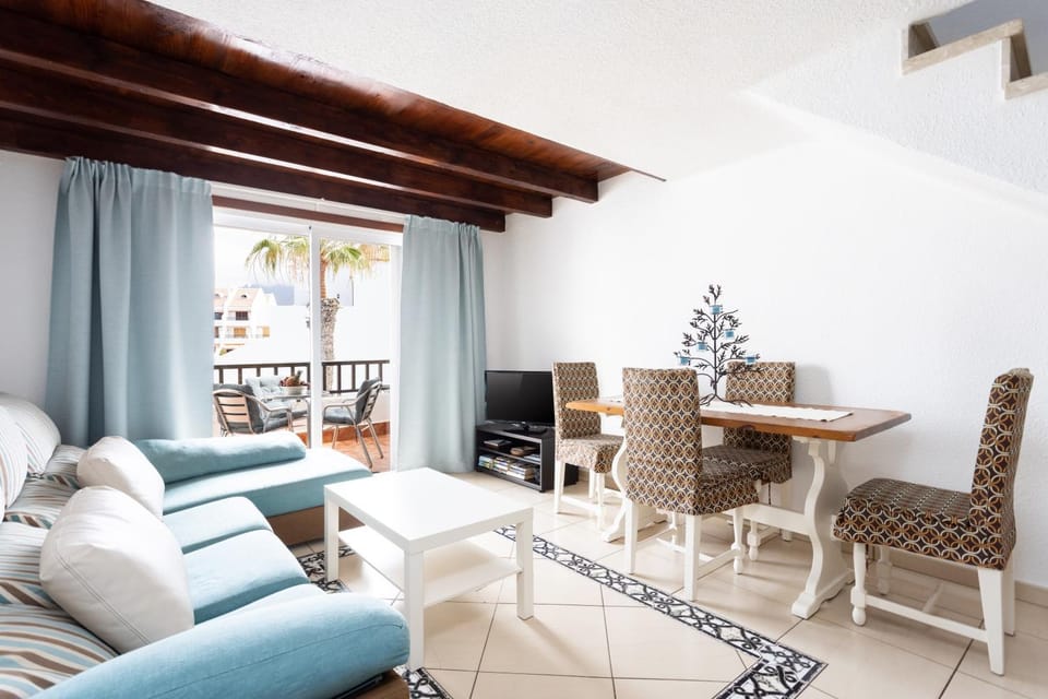 Home2Book Las Américas Beach & Pool Apartment in Playa de las Americas