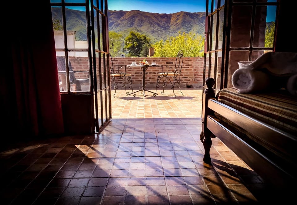 Balcony/Terrace, Balcony/Terrace, Mountain view, River view
