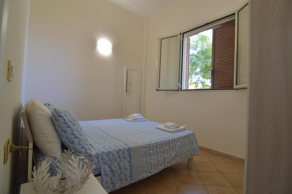 Property building, Living room, Bedroom