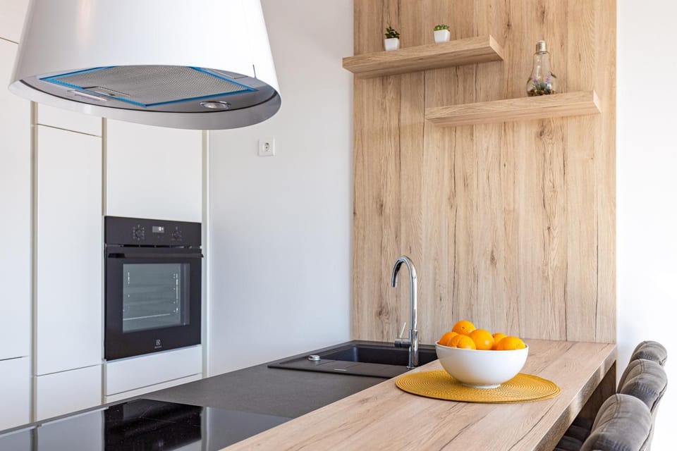 Kitchen or kitchenette, Dining area, pet friendly, stove