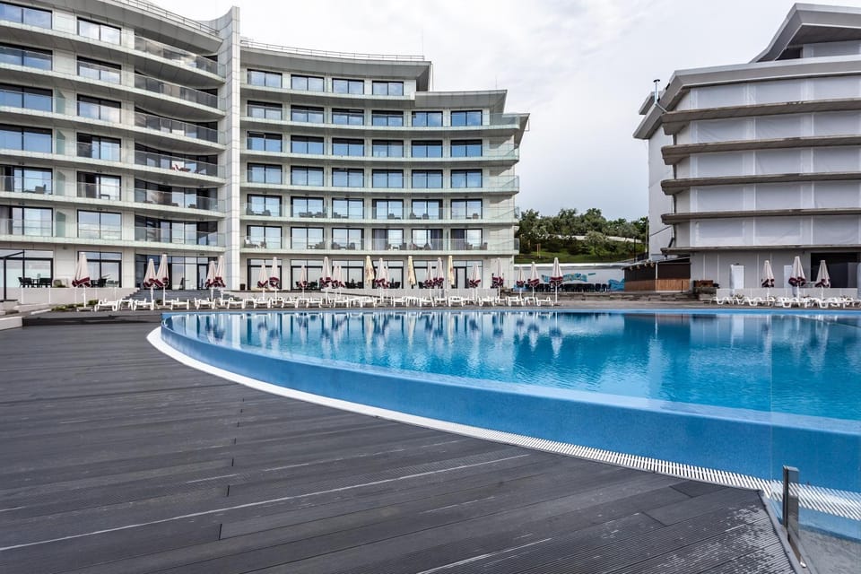 Property building, Swimming pool