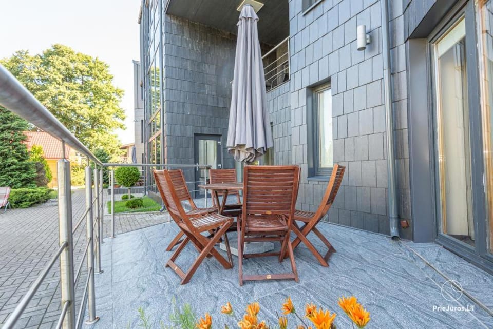 Property building, Patio, Day, Garden, View (from property/room), Balcony/Terrace, Balcony/Terrace, Seating area, Garden view