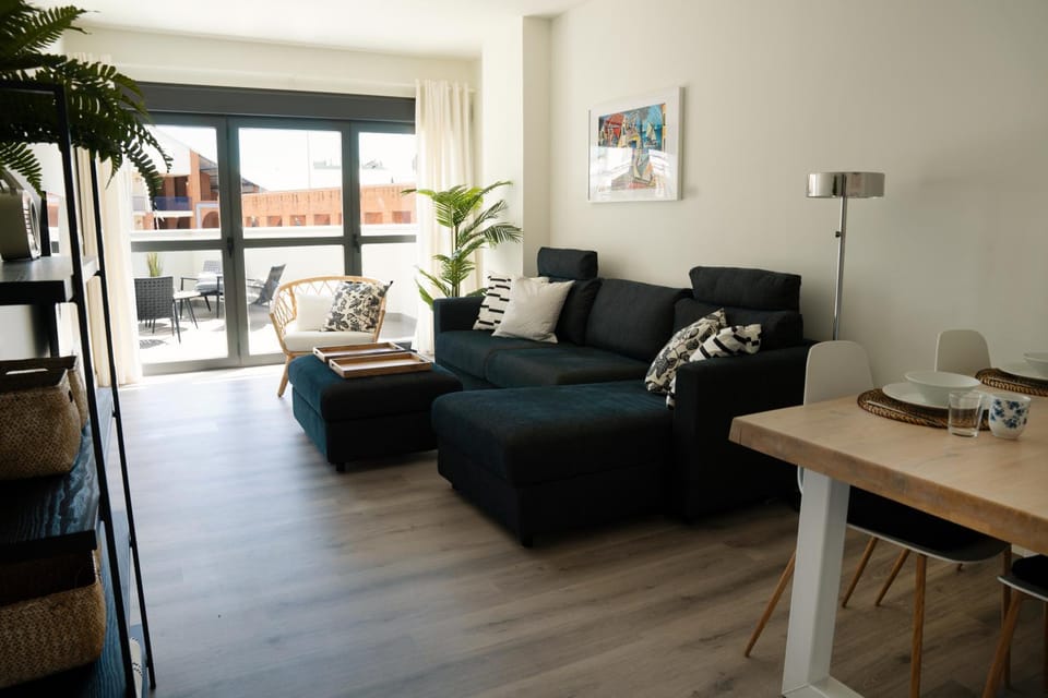 Living room, Food, Dinner