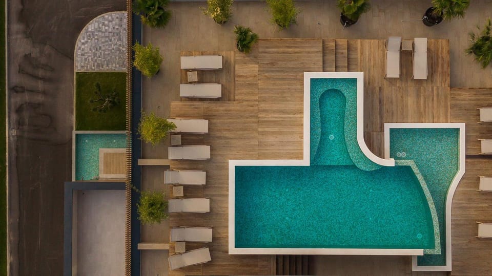 Floor plan, Pool view, Swimming pool