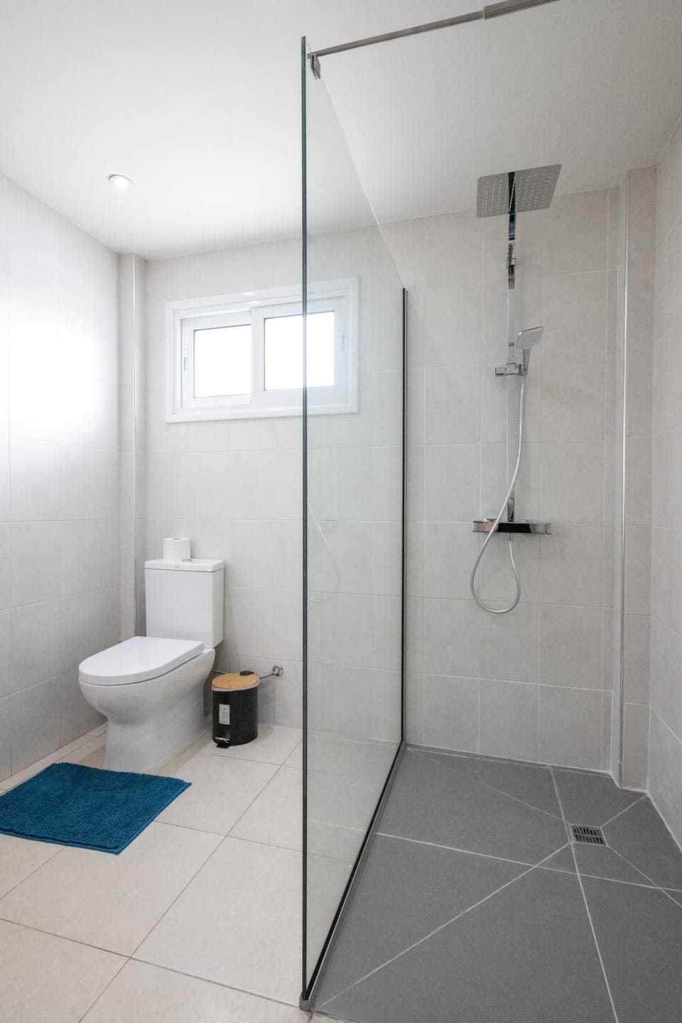 Shower, Toilet, bidet