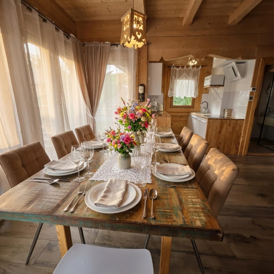 Dining area, kitchen, air conditioner