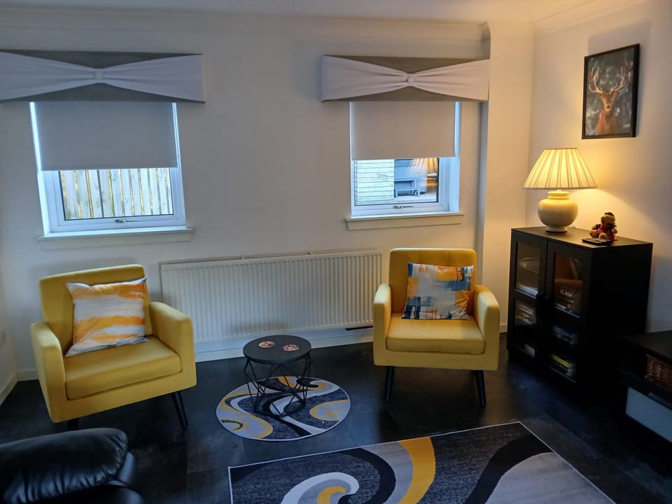 The Cottage - Hot Tub - nr Glasgow - self check-in House in Coatbridge