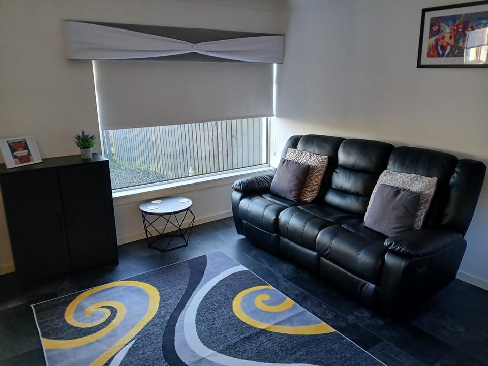 The Cottage - Hot Tub - nr Glasgow - self check-in House in Coatbridge