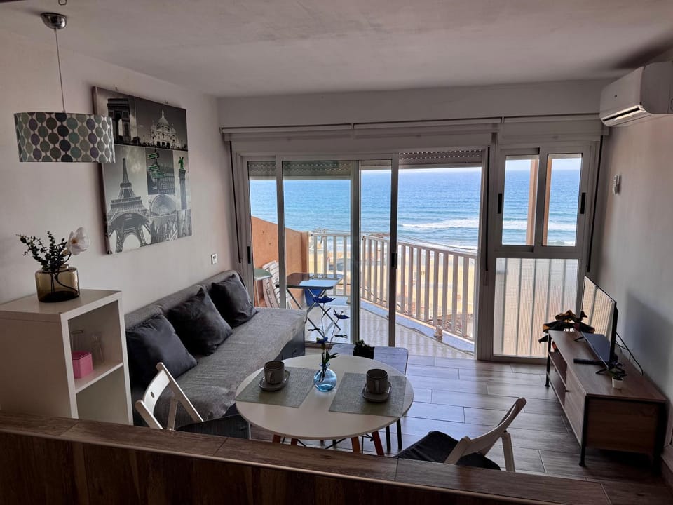 Balcony/Terrace, Living room, Dining area, Sea view
