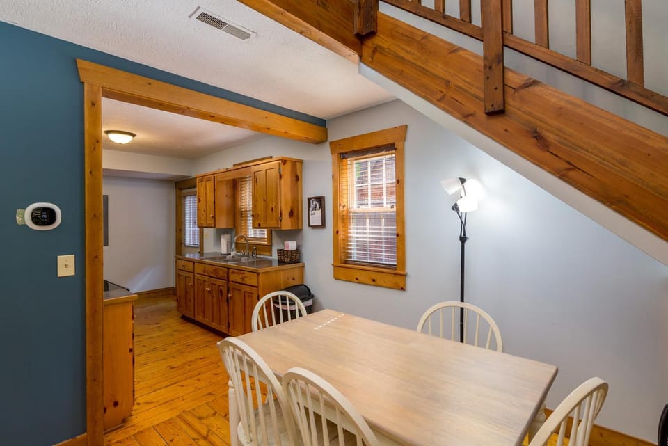 Canadian Hemlock . Trailside Lodging House in Millersburg