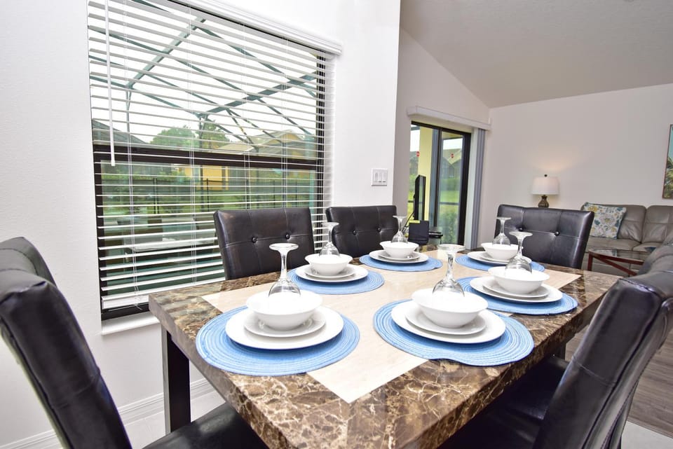 Lovely Pool Home in Gated Golf Resort Close to WDW House in Loughman