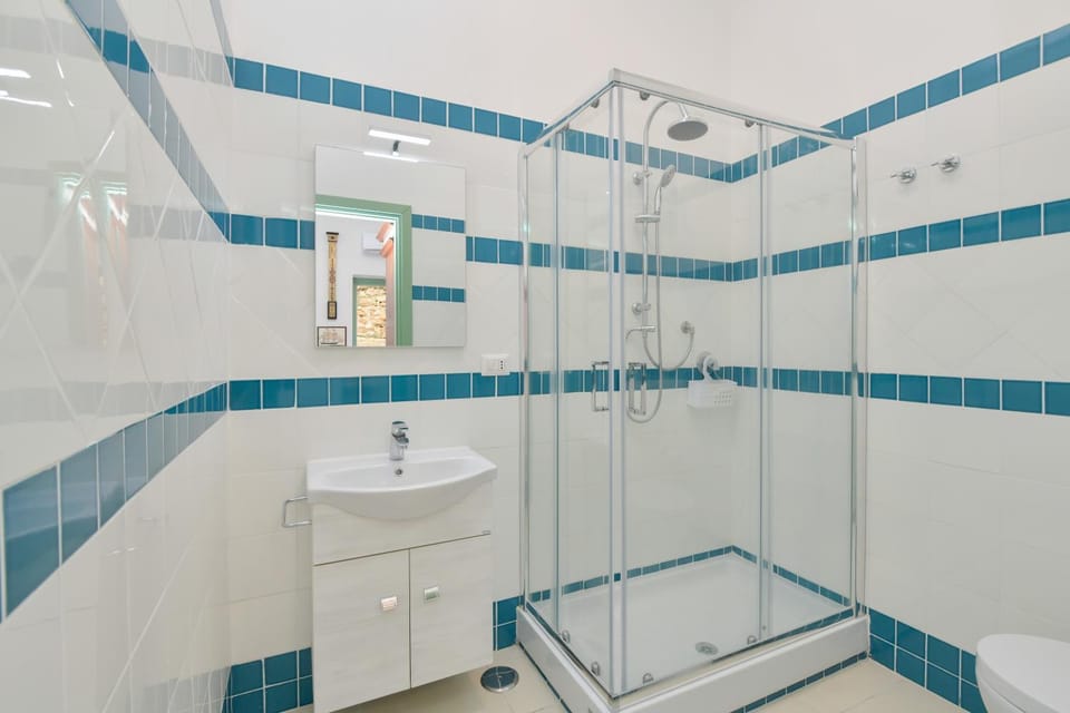 Bathroom, heating