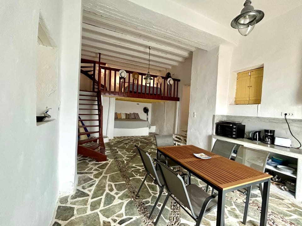 Bed, Dining area, Bedroom, Dinner, Dinner, kitchen, kitchen
