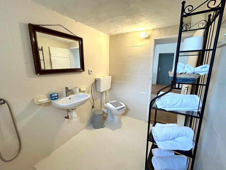 Toilet, Bathroom