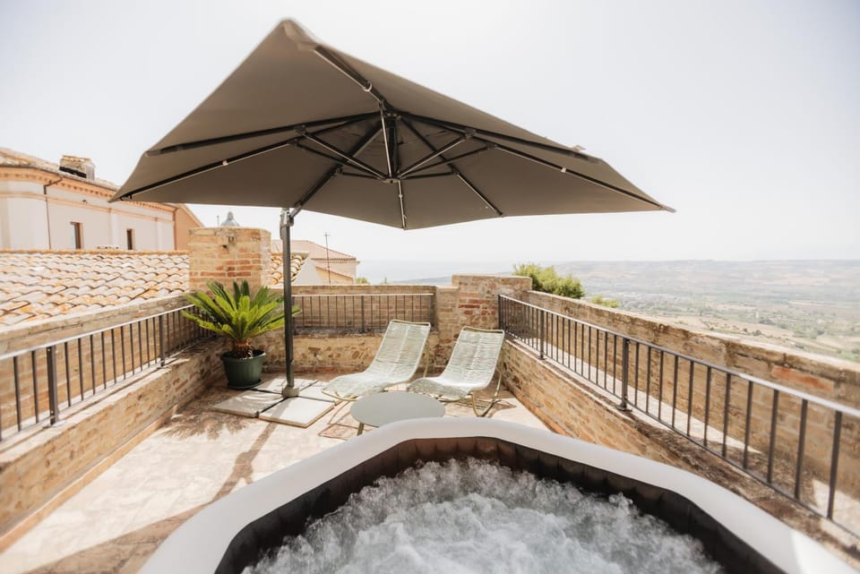 Hot Tub, View (from property/room), Balcony/Terrace, Mountain view
