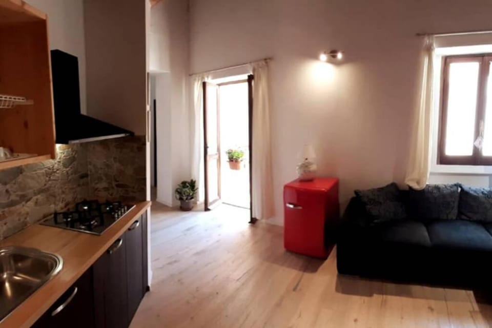 Kitchen or kitchenette, Living room