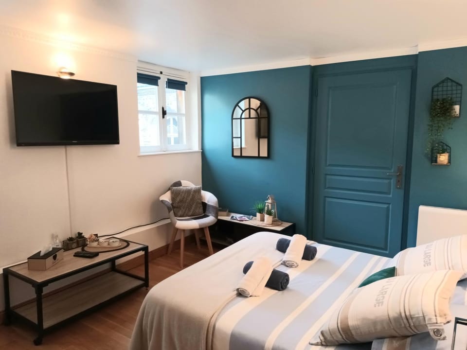 Bed, TV and multimedia