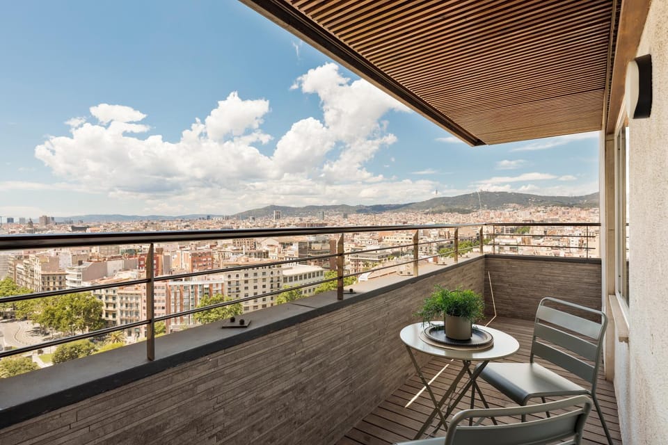 View (from property/room), Balcony/Terrace, City view