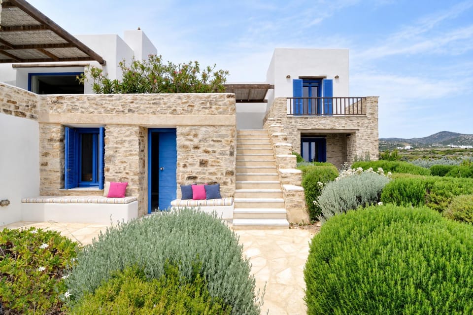 Property building, Garden, Seating area, Garden view
