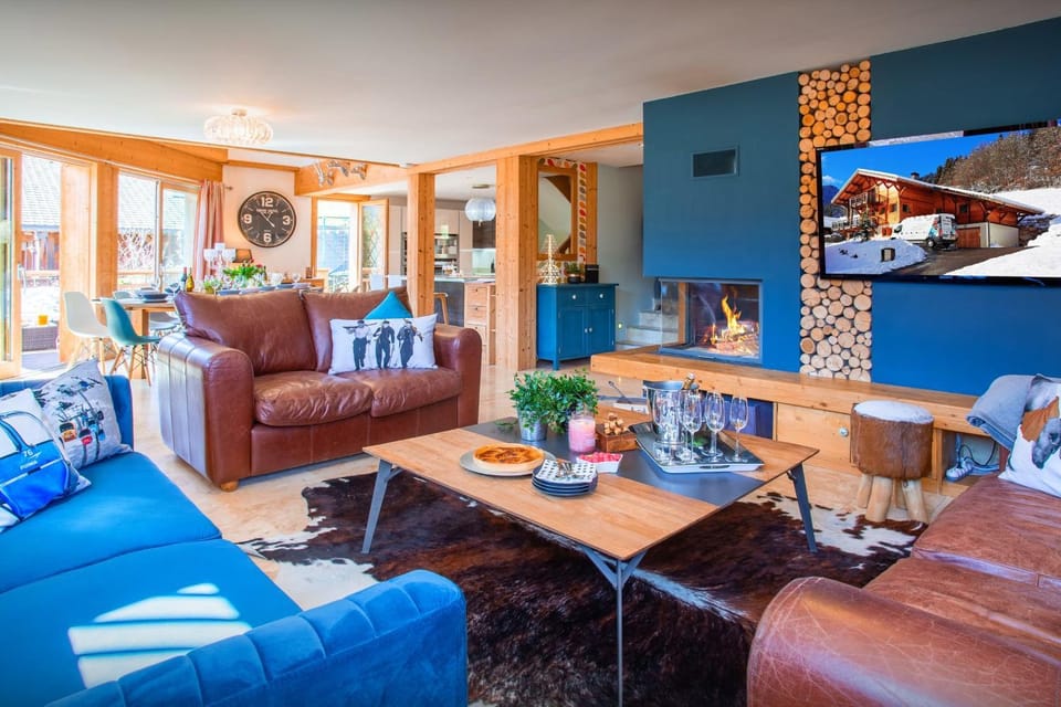 Living room, Seating area, Dining area, flat iron