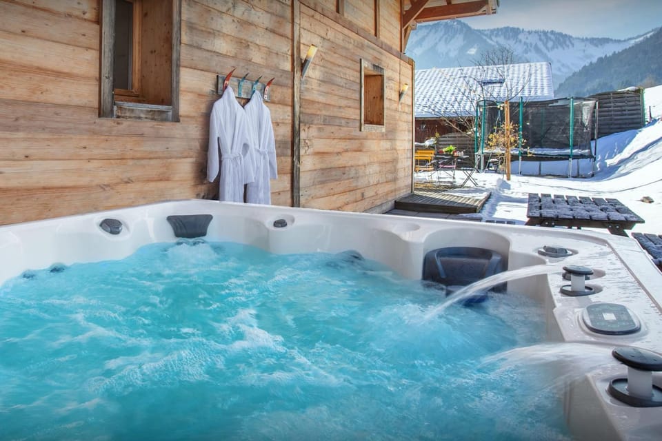 Natural landscape, Hot Tub, Balcony/Terrace