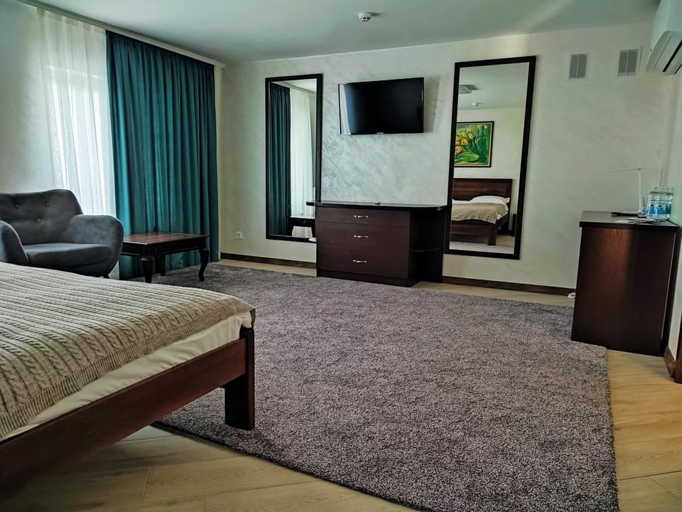 Communal lounge/ TV room, TV and multimedia, Photo of the whole room