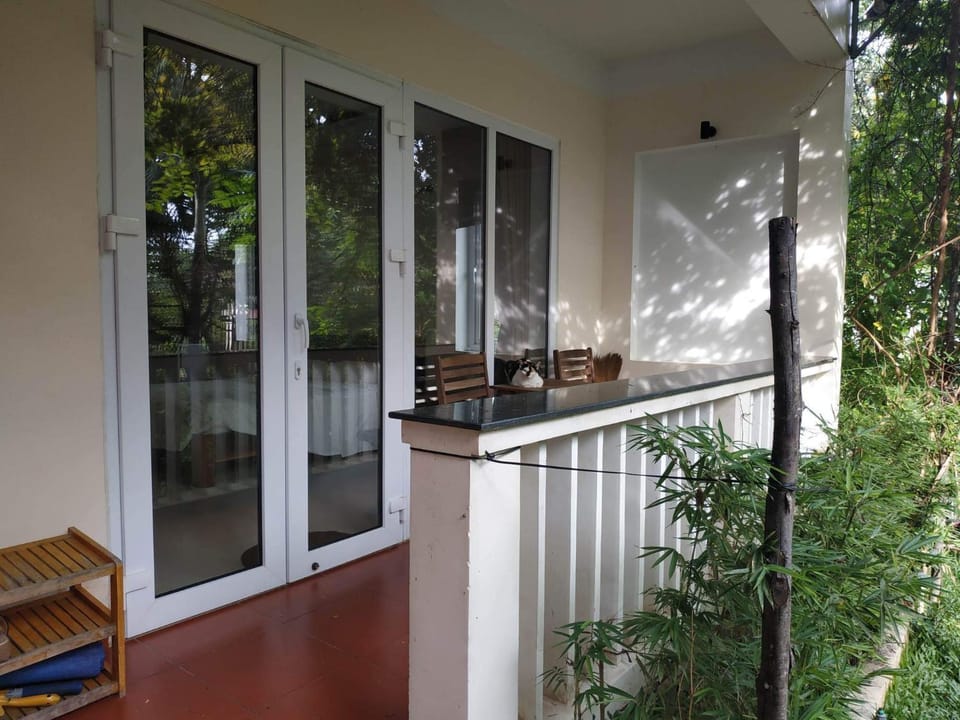 Facade/entrance, Balcony/Terrace