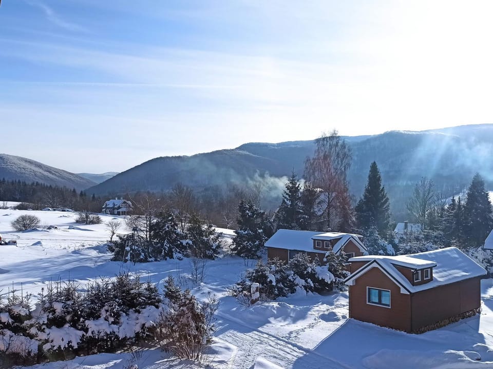 Property building, Natural landscape, Bird's eye view, Winter, View (from property/room), Hiking, Mountain view, Parking