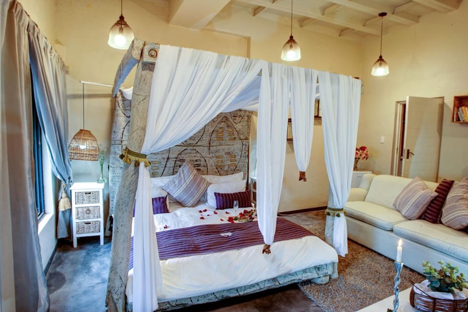 Bedrock Honeymoon Studio En-suite Apartment in Cape Town