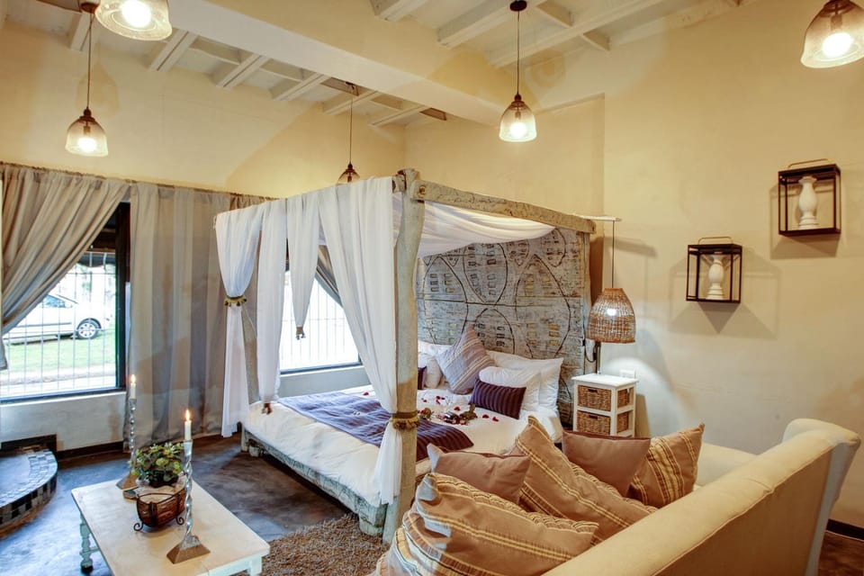 Bedrock Honeymoon Studio En-suite Apartment in Cape Town