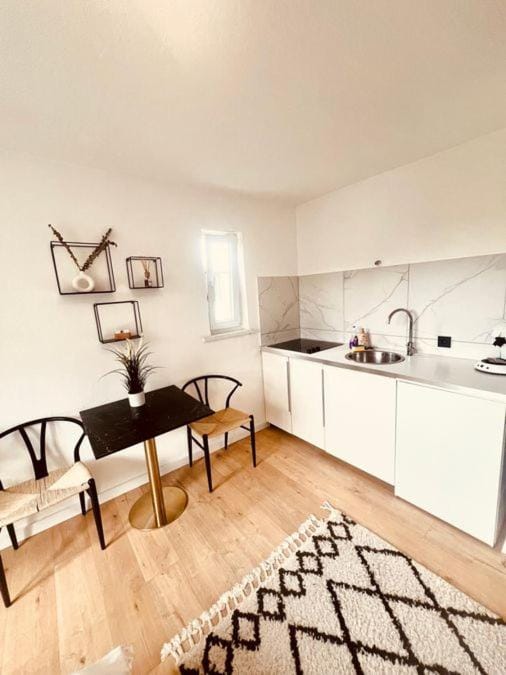 Ferienwohnung an der Uniklinik mit eigener Küche und renoviertem Badezimmer Apartment in Saarland, 66, Germany