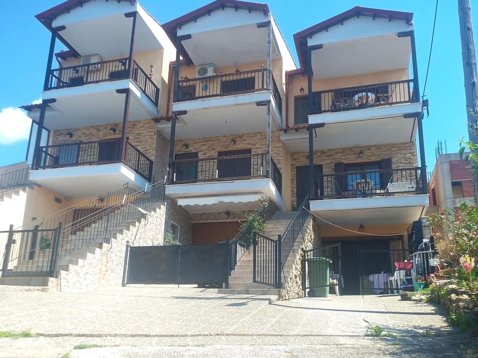 Property building, Neighbourhood