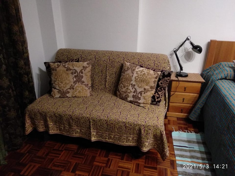 Quartos Cesário Verde Massamá Bed and Breakfast in Lisbon District