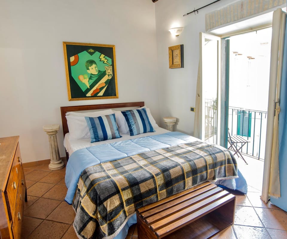 Bed, Balcony/Terrace, Decorative detail