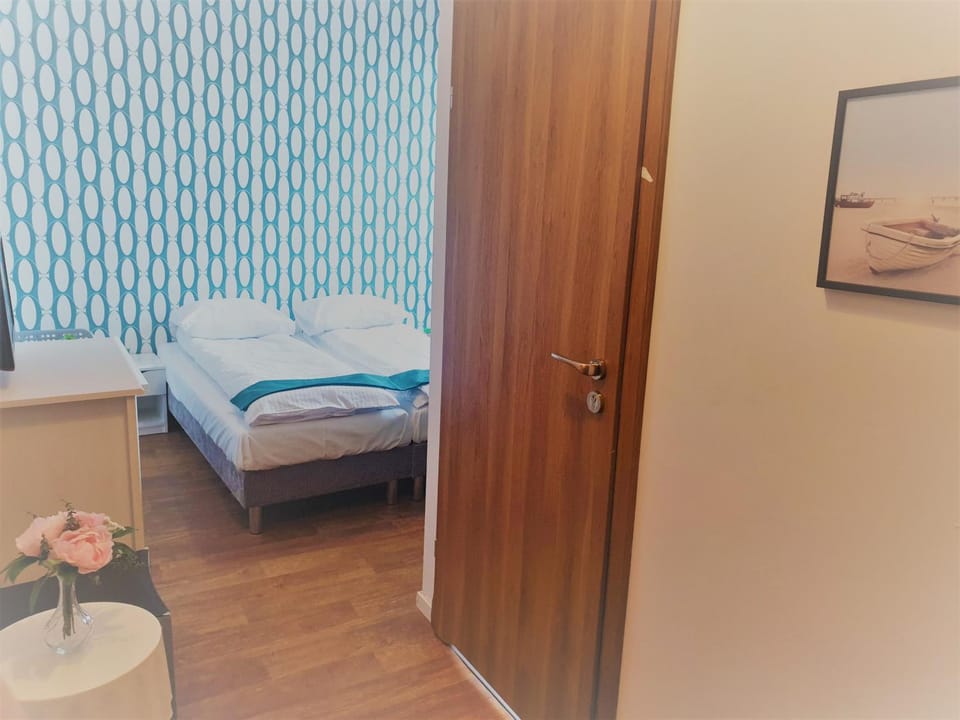 Bed, Bathroom, Photo of the whole room, Bedroom