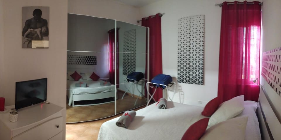 TV and multimedia, Photo of the whole room, Bedroom