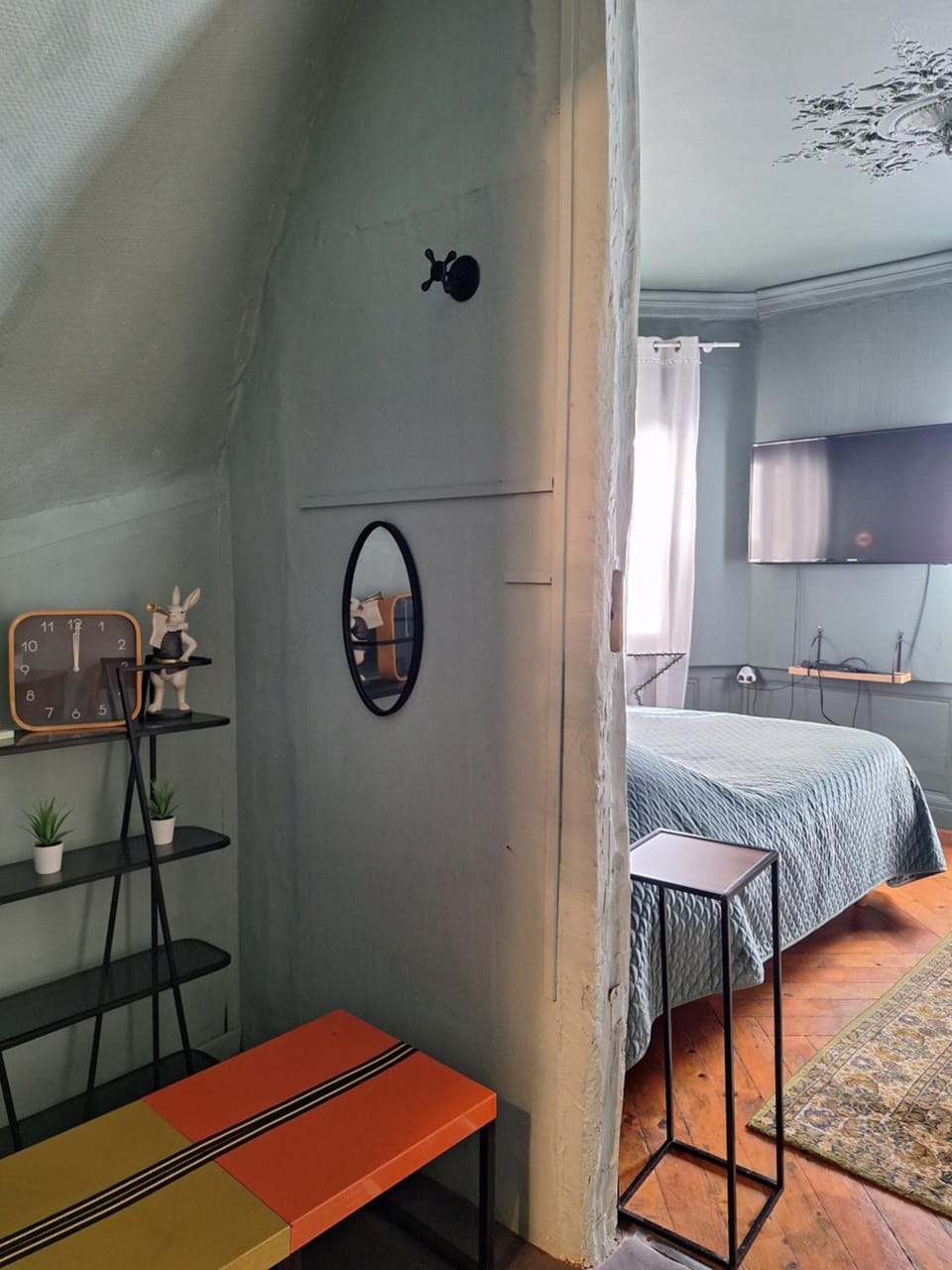 Photo of the whole room