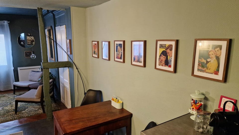 Seating area, Dining area